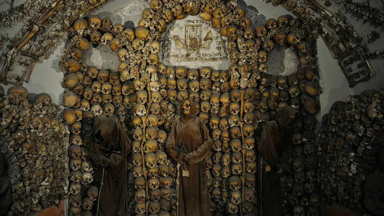 The Crypts and Catacombs of Rome - 700 km of mysteries and secrets