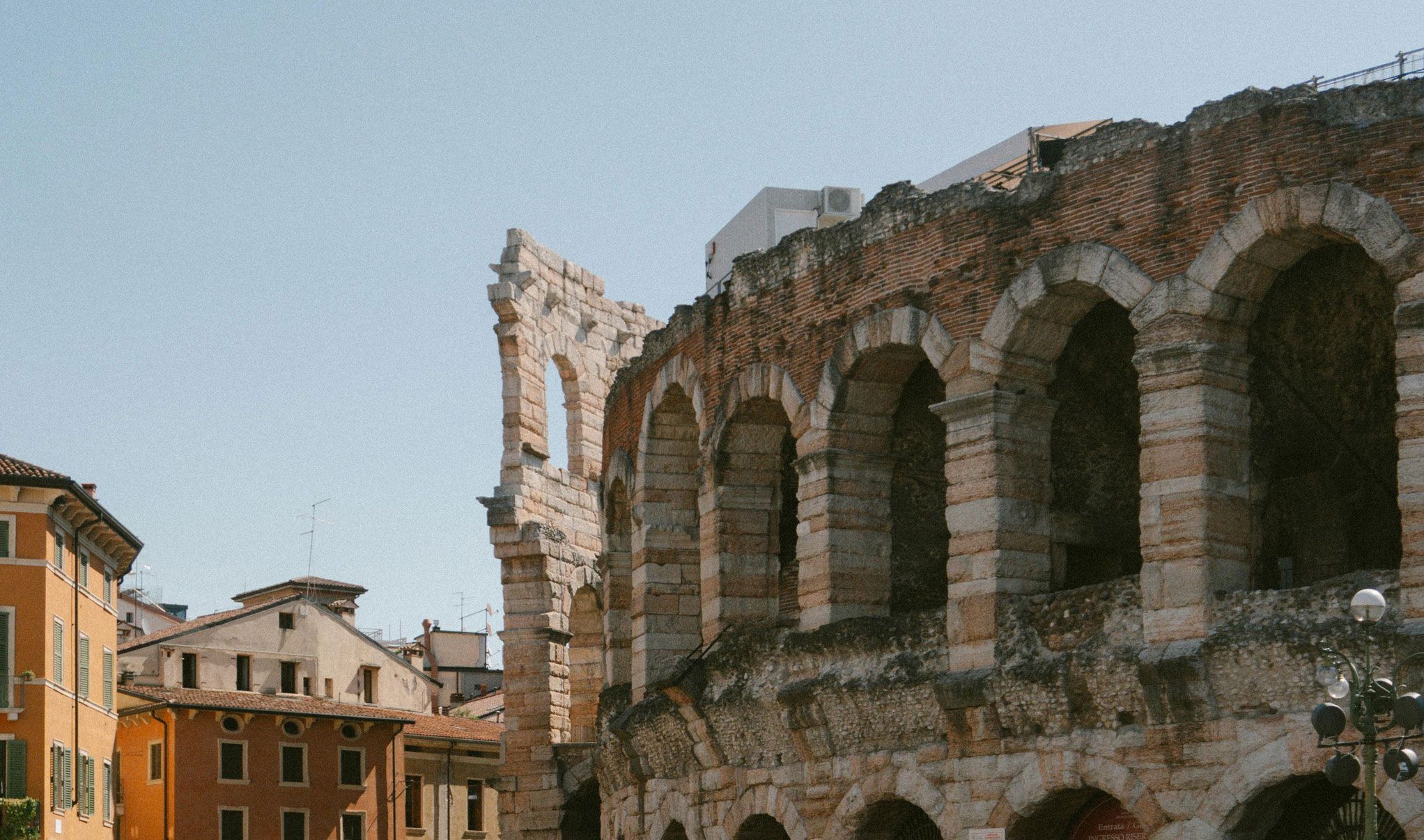 Verone, Italy, &copy;  Raymond Petrik